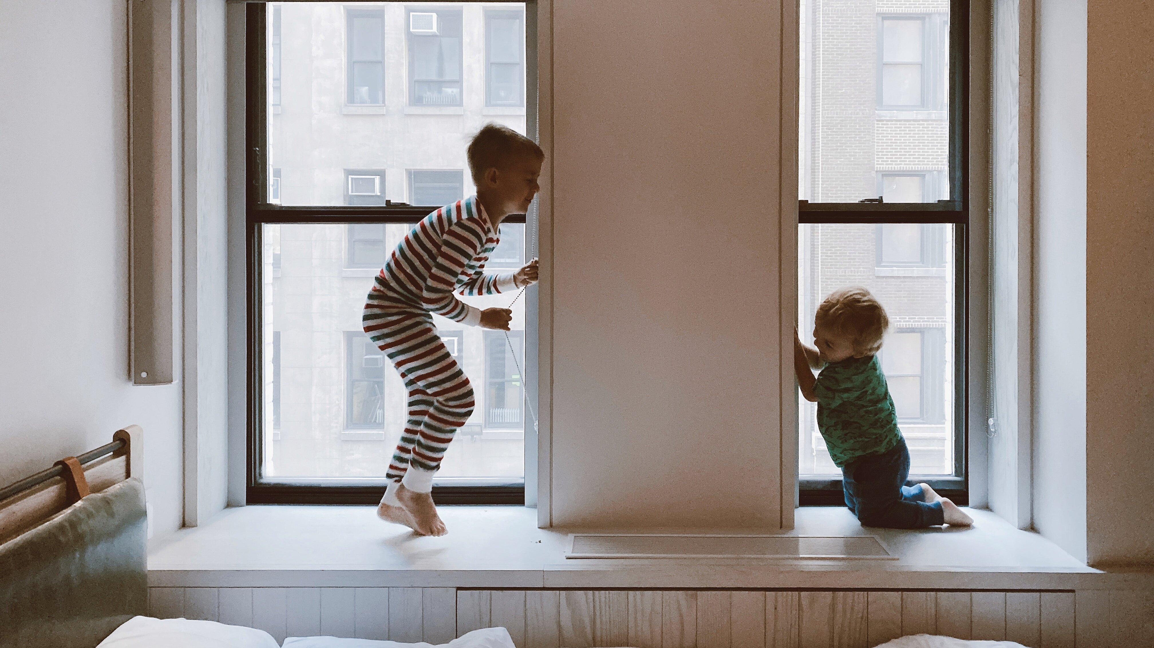 Zwei spielende Kinder